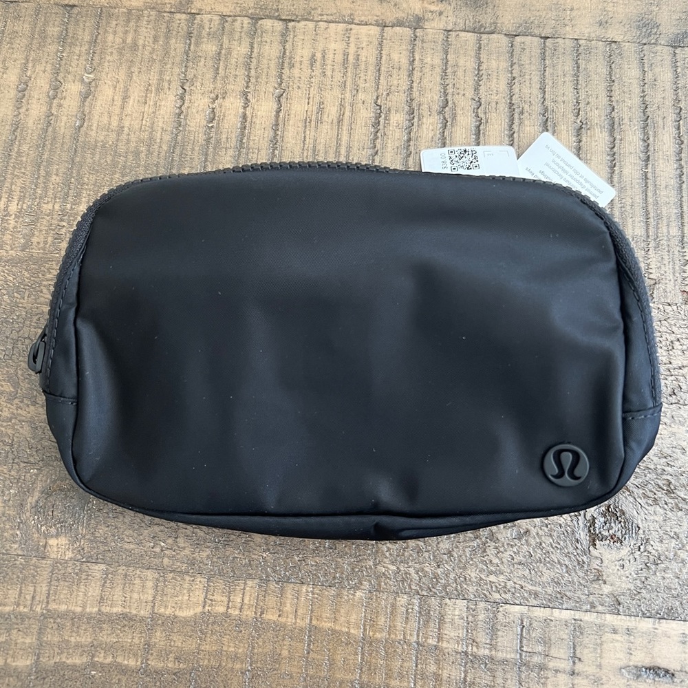 Black Everywhere Lululemon Belt Bag